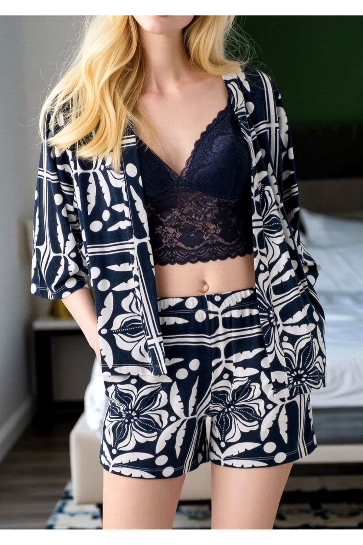 Kadın Desenli Şort Takım - Kimono Yaka Üst ve Şortlu 3'lü Pijama Seti