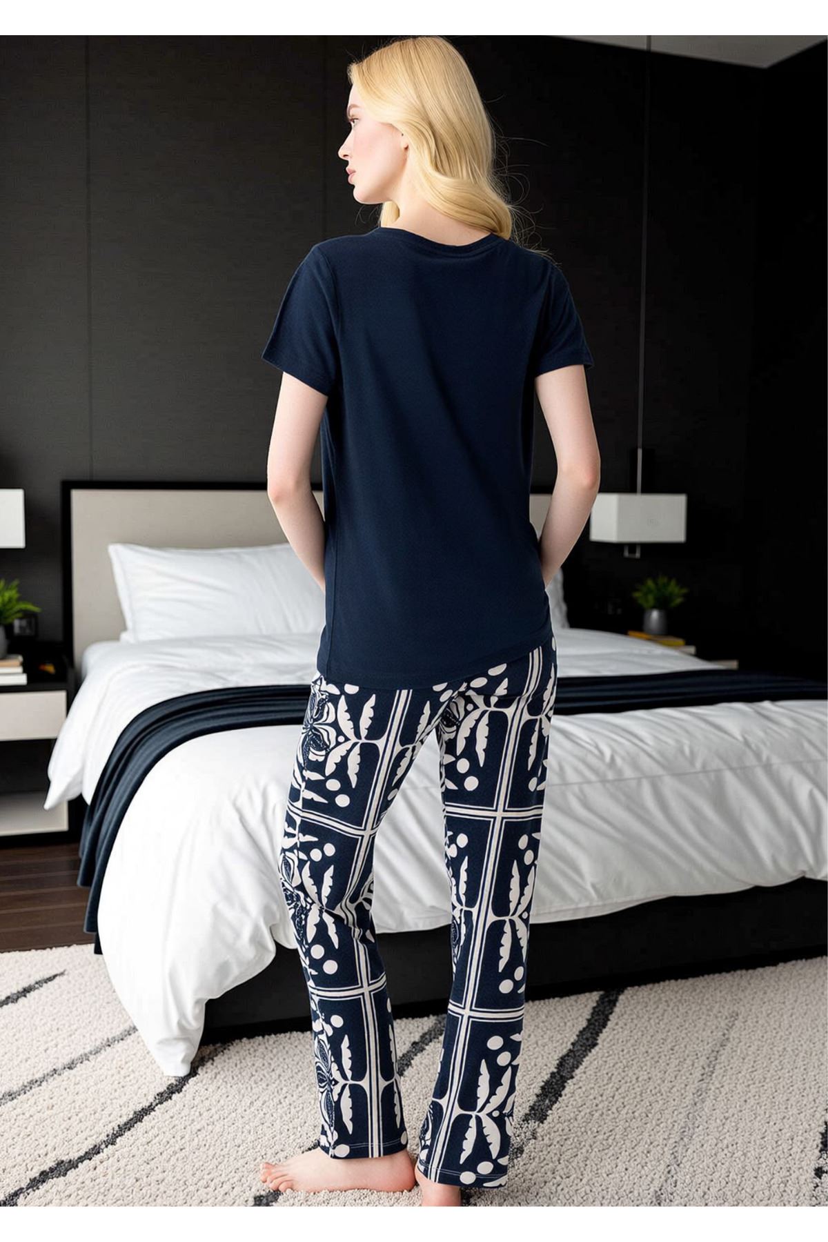 Kadın Beyaz Lacivert Çiçek Desenli Pijama Takımı - Pamuklu Uzun Alt Üst Ev Giyimi