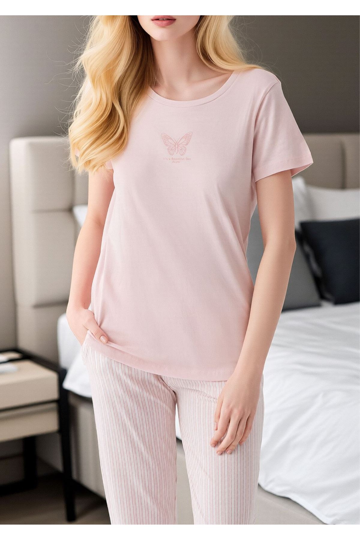 Kadın Kelebek Nakışlı Kısa Kollu Çizgili Pijama Takımı - Pamuklu Ev Giyim Takımı