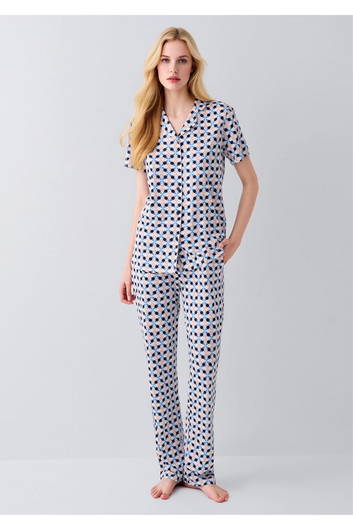 Kadın Düğmeli Gömlek Yaka Pijama Takımı - Geometrik Desenli Kısa Kollu Set