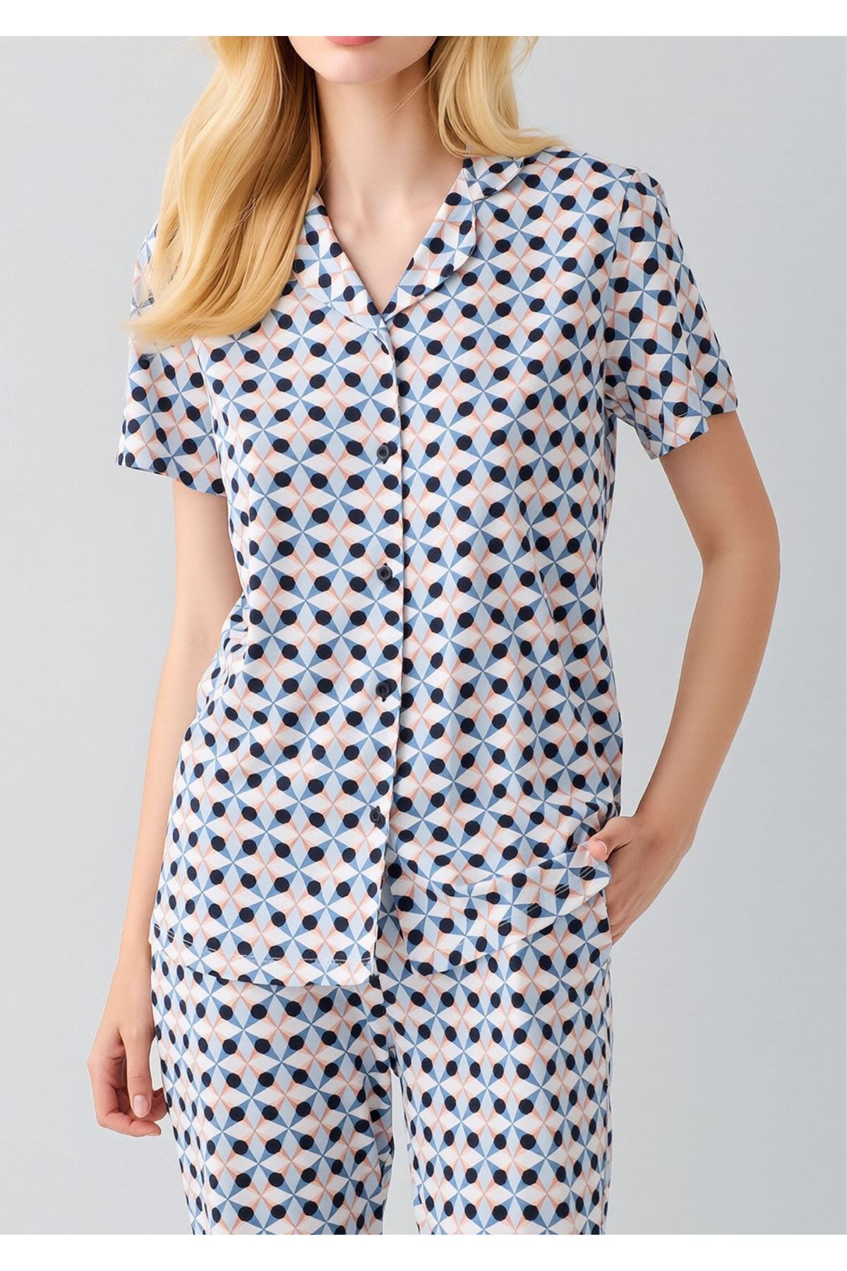Kadın Düğmeli Gömlek Yaka Pijama Takımı - Geometrik Desenli Kısa Kollu Set