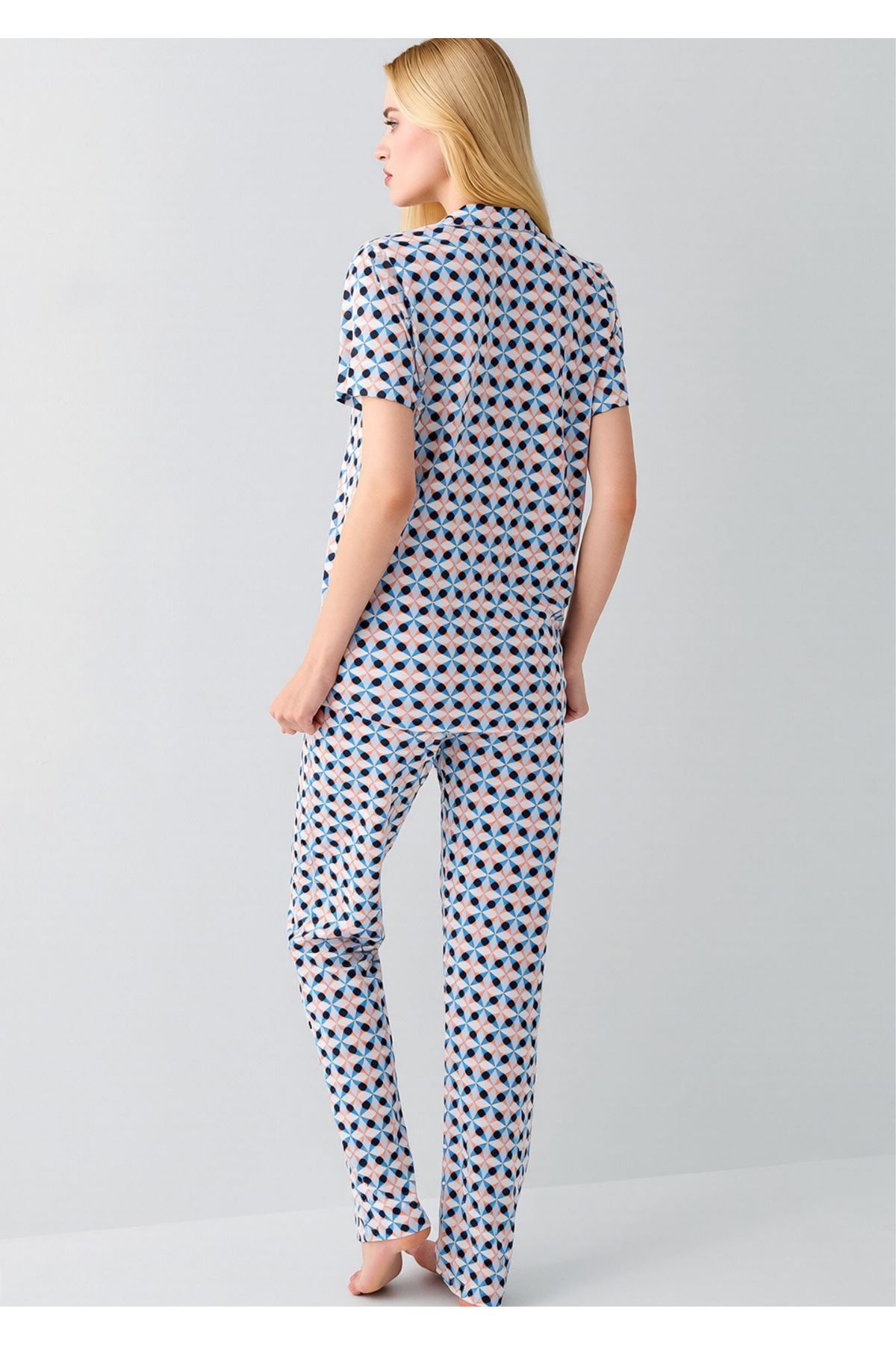 Kadın Düğmeli Gömlek Yaka Pijama Takımı - Geometrik Desenli Kısa Kollu Set
