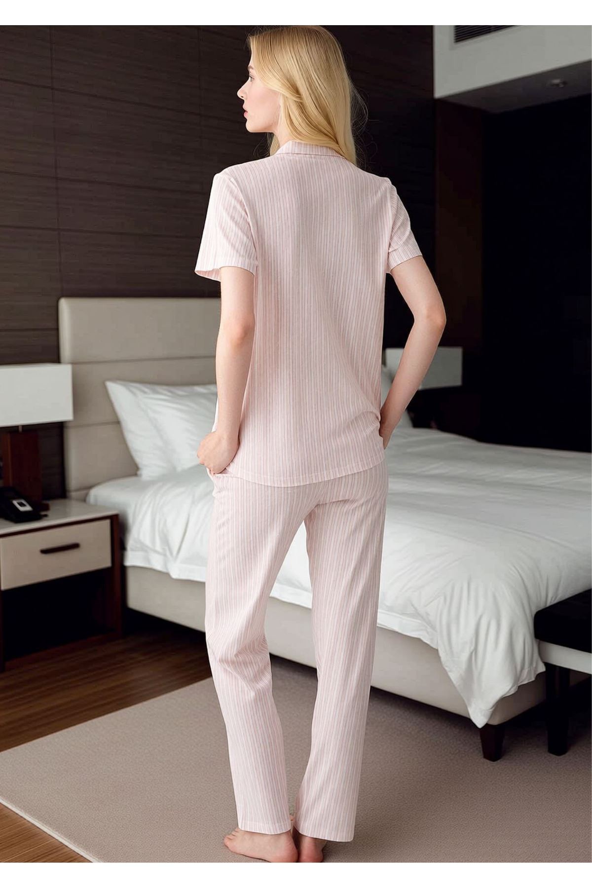 Kadın Pembe Düğmeli Gömlek Yaka Pijama Takımı - Kısa Kollu Çizgili Ev Giyim Takımı