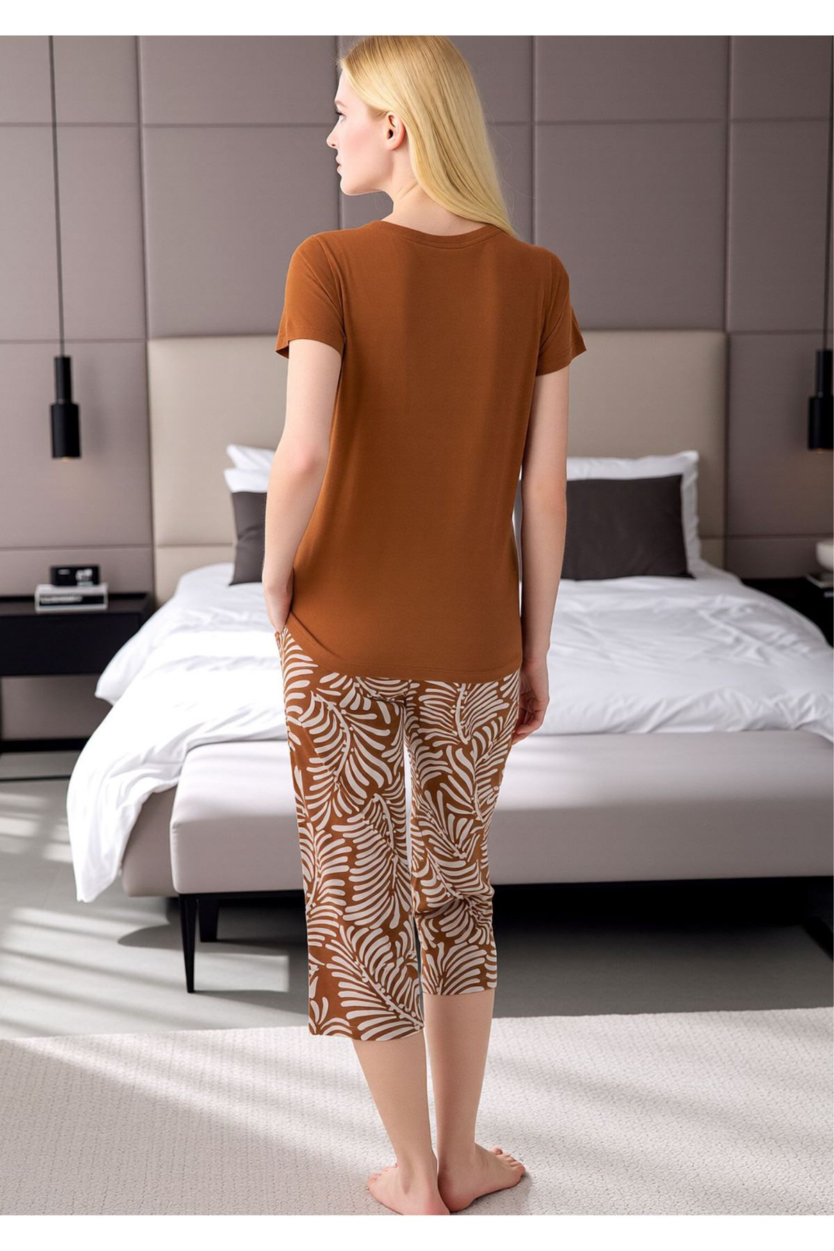 Kadın Enjoy the Journey Baskılı Kapri Pijama Takımı - Yaprak Desenli Pamuklu Set