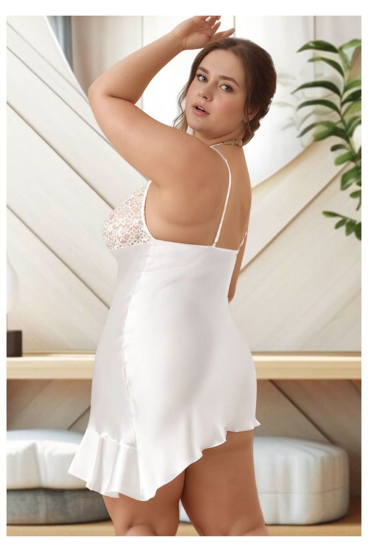 Kadın Ekru Büyük Beden Saten Gecelik - Göğsü Güpürlü ve Eteği Fırfırlı Plus Size Gecelik