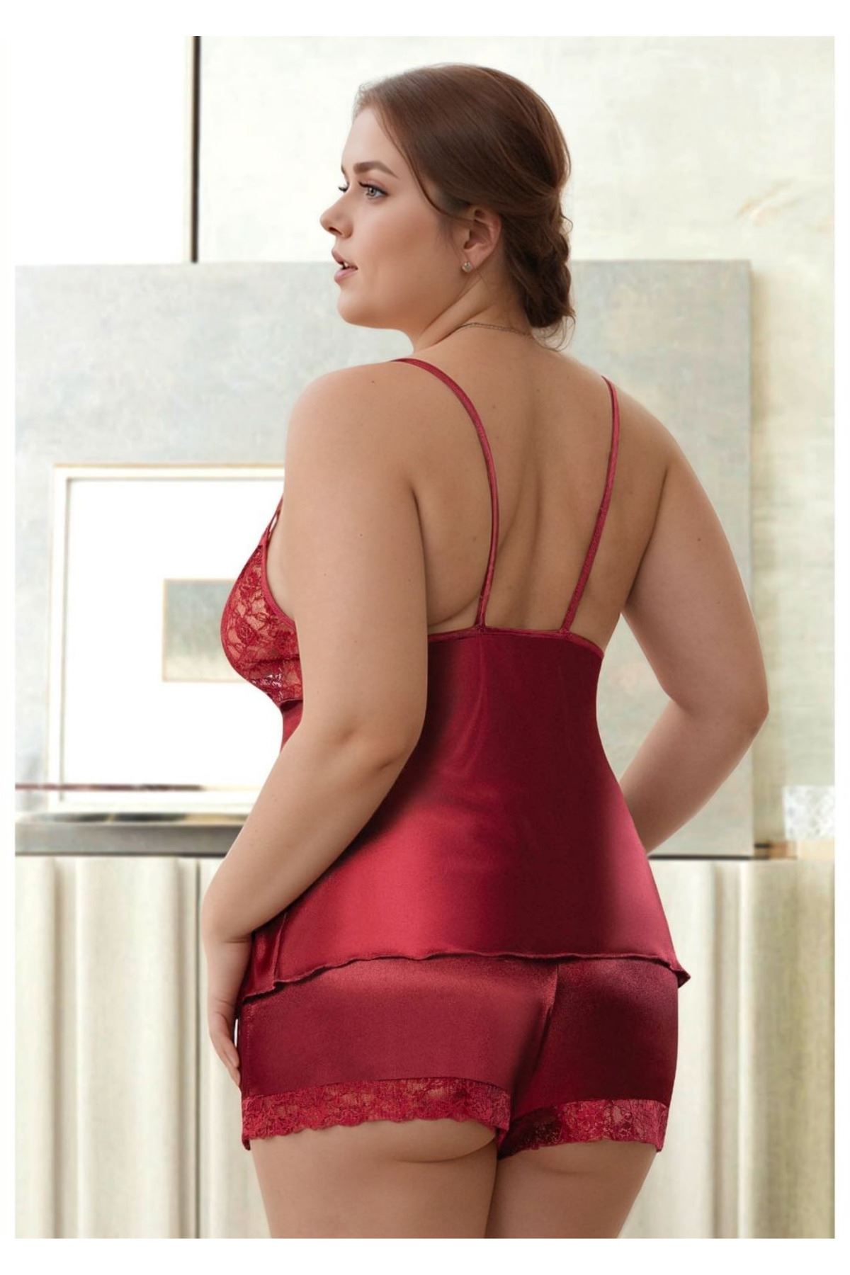 Kadın Büyük Beden Bordo Saten Şortlu Pijama Takımı Sırtı Dantelli