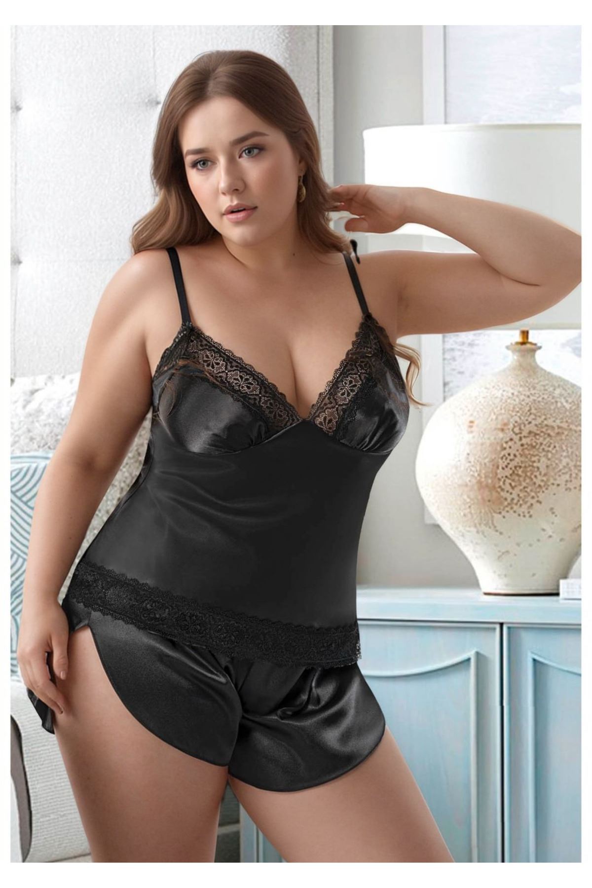 Kadın Büyük Beden Siyah Saten Şortlu Pijama Takımı Dantelli