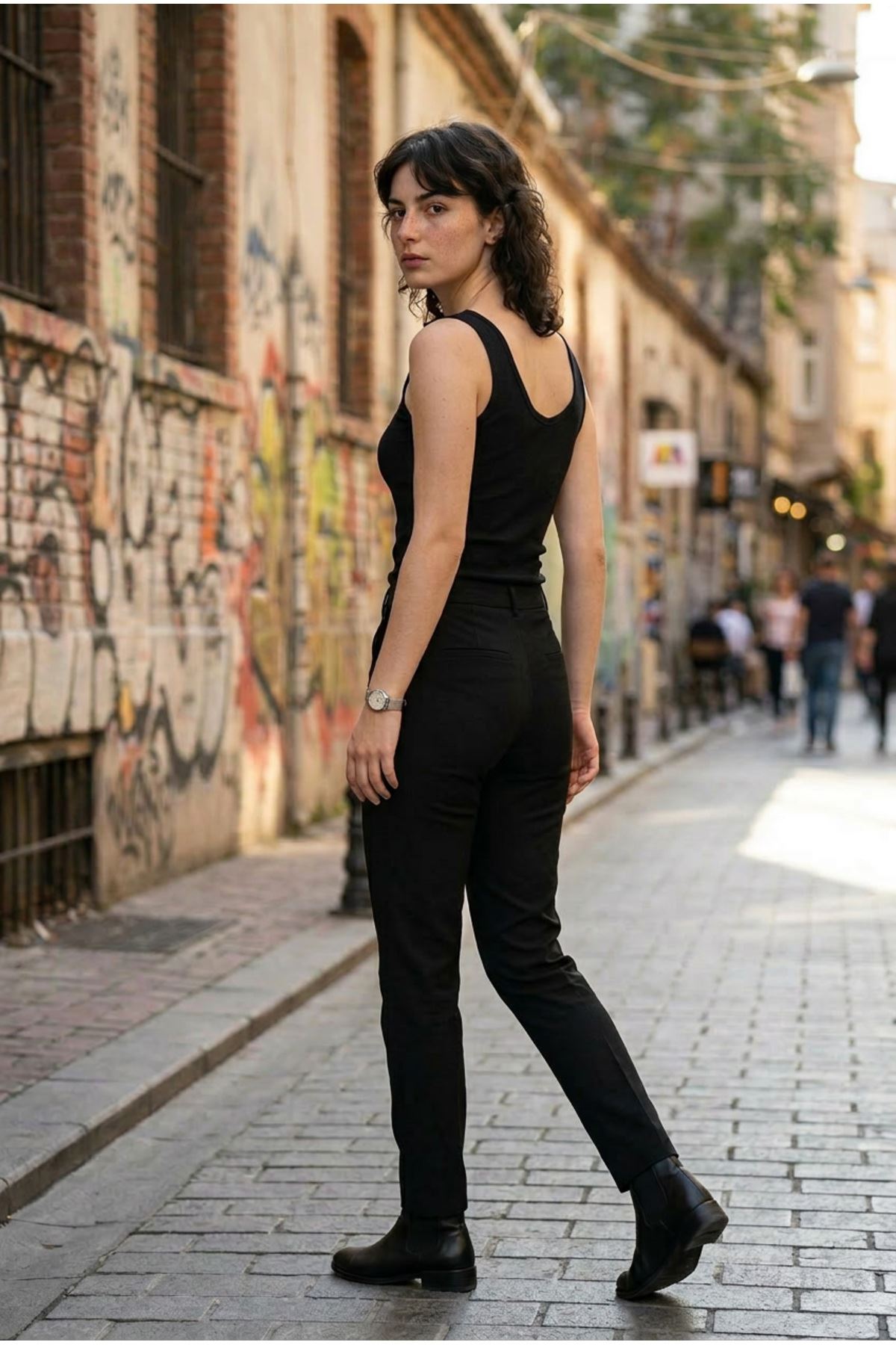 3'lü Paket Kadın V Yaka Kalın Askılı Kendinden Sütyenli Kaplı Fitilli Kaşkorse Pamuklu Esnek Günlük Atlet Setiv