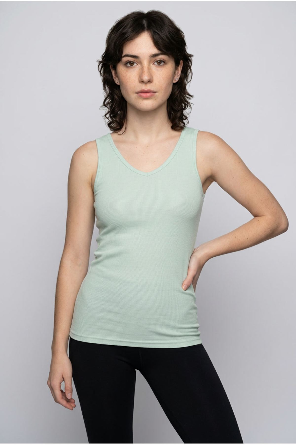 Kadın V Yaka Kalın Askılı Kendinden Sütyenli Kaplı Atlet