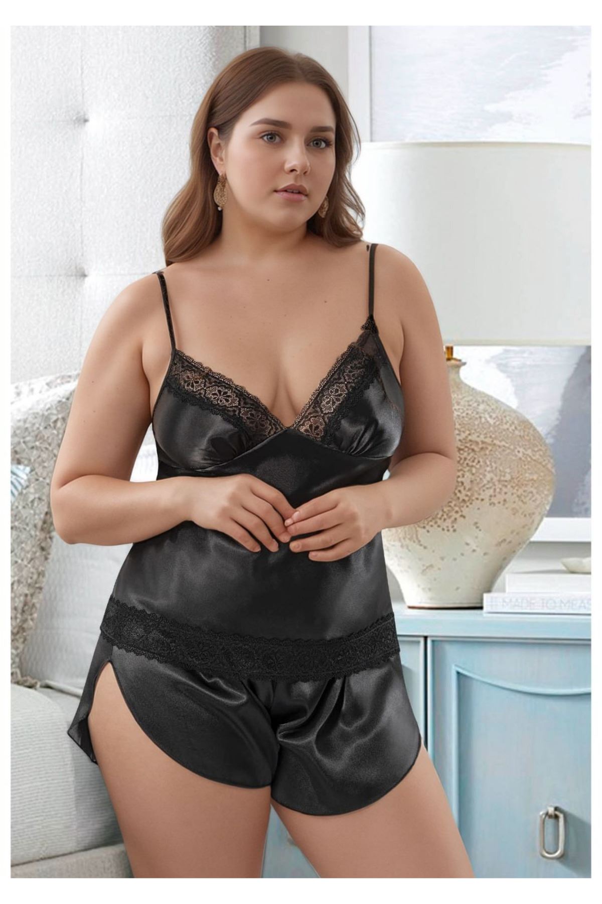 Kadın Büyük Beden Siyah Saten Şortlu Pijama Takımı Dantelli